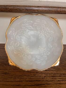4c8bc15e-dcca-4 Anchor Hocking Vintage Milk Glass Gold Trim Pedestal Fruit Bowl - Harvest Grapes