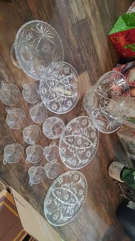 L2579 Anchor Hocking Early American Prescut Punch Bowl Serving Platters And Cups 16p