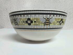 Anthropologie 56019771 Garden Tile Bee Cereal Soup Bowl 6.5 Inch X 3