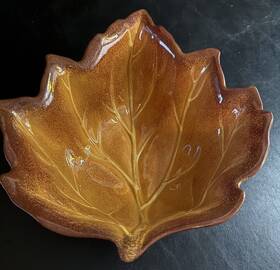 X10.5 Better Homes & Gardens 808608018577 And Garden Large Sugar Maple Leaf Bowl 10 Inch X4 Good Condition