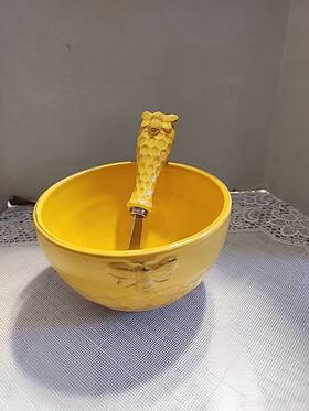 Boston International 704266720305 October Hill Embossed Stoneware Bowl And Spreader 2-piece Set Honeycomb
