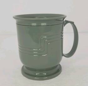 Mdsm8447 Cambro Shoreline Collection 8 Oz Meadow Green Plastic Insulated Mug - 3 1/2 Inch Dia