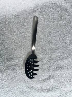 Crate And Barrel 11343 Pasta Spaghetti Server Spoon Black Plastic With Stainless Handle