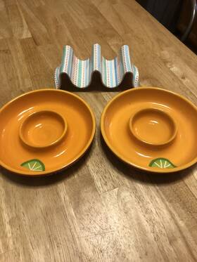317-152 Crate And Barrel 2 Dip Bowls Cinco De Mayo Bonus Taco Stand