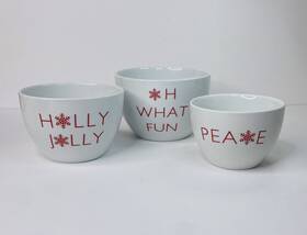 341-296 Crate And Barrel Nesting Bowls Set Of 3 Holiday Christmas 6 Inch 5 4.5