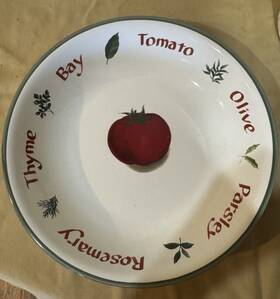 666-45 Crate And Barrel Pomodori Tomato Herb Pasta Bowl 9 3/8 Inch