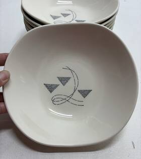 Edwin Knowles K1017 7- Mcm M Flair Coupe 7 Inch Bowl Black Triangle Lines