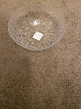Greenbrier International 639277882226 5 Used Plastic Round Crystal-cut Serving Bowl For Salad Punch Or Treats