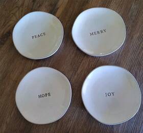 Hearth & Hand 493240305682 Christmas And Magnolia Stoneware Appetizer Plates 7 Inch Set Of 4