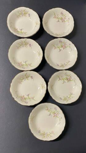 H48n8 Homer Laughlin Set Of 7 Desert Bowls 5.0 Inch Pink And Purple Floral Pattern