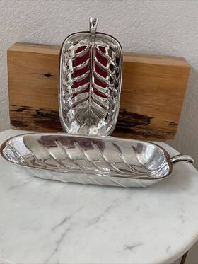 8196 International Silver Company Vtg Co. 2 Leaf Shape Serving Dishes 9.5 Inch And 13 Silverplated