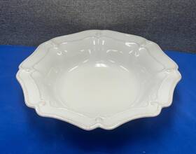 Juliska 182222000256 Scalloped Serving Bowl Berry And Thread 16 Inch Extra Large White Wash