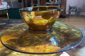 Kosta Boda 321646047260 Bruk Amber Serving Bowl 3x 6 Inch And Vntg Under Plate Glass Chip Dip Set