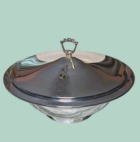 480-21 Kromex Covered Deep Dish Casserole Mid Century Modern Large Silver Chrome Vtg
