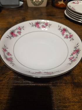 Kyoto 8047 Vintage Fine China Rose Garland Set Including 5 Saucers And 2 Bowls