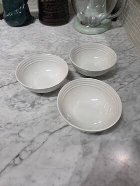Le Creuset 843251142545 Stoneware Set Of 3 Soup Or Cereal Bowls 22 Ounce White Rimmed Inside