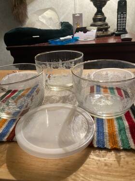 Libbey 031009606559 Set Of Three Bowls With Plastic Lids Xmas Tree Design Usa Pre-owned