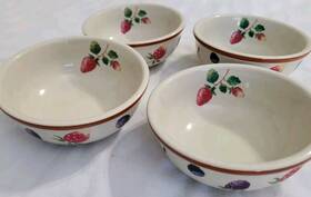 2578 Longaberger Pottery Berry Cereal Bowls 4 Fruit 5.5 Inch Strawberries Blueberries