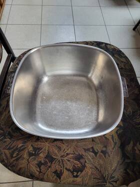 2361 Maid Of Honor Rare Vintage Stainless Steel 4 Quart Square Mixing Bowl 602