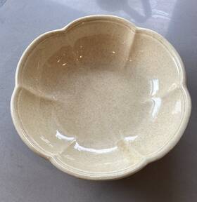7528 Mccoy Vintage Yellow Speckled Scalloped Stoneware Serving Bowl Made In Usa