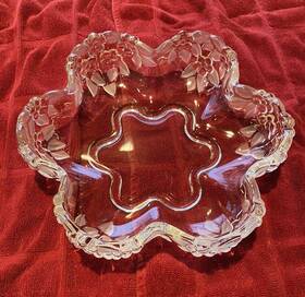 Mikasa 009752182510 Vintage Carmen Walther Crystal Bubble Embossed Flowers Fruit Bowl