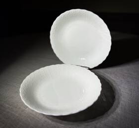 Mikasa A7050 White Silk Embossed Soup Bowls Set Of 2 Narumi Japan Bone China Euc