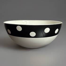 Hk153 Mikasa Ultima Plus Ebony Hot Spots 8 Inch Vegetable Bowl White/black Polka-dot