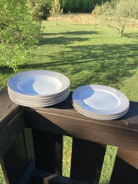 L9048 Mikasa Vintage 1980s Fine China Charisma Beige 5 Soup Bowls And 3 Salad Plates