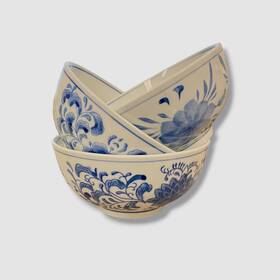 90002 Neiman Marcus Set Of 3 Assorted Blue And White Cereal Bowls