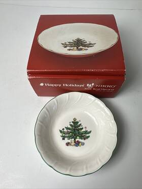 180-407 Nikko Japan Happy Holidays Set Of 4 Fruit / Sauce Bowls 5 1/2 Inch Swirl Edge
