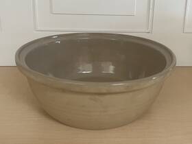 Pampered Chef 1644 Large Stoneware Glazed Serving Bowl-model 1644-sand Stone 11.5 Inch