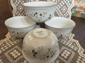 Pfaltzgraff 025398907229 Winterberry Deep Soup/cereal Bowls 22-ounce Set Of 4
