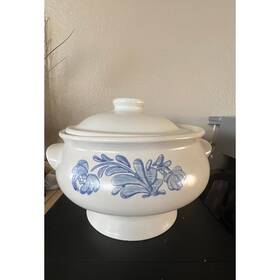 7-160 Pfaltzgraff Yorktowne Stoneware Soup Tureen And Lid #7-160