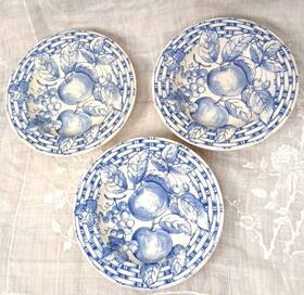 Perper47 Pier 1 Imports Vintage Italian Soup Salad Pasta Bowls Blue/white Fruit Design-set Of 3