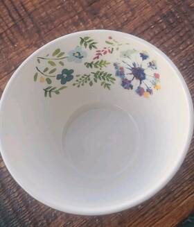 117815.01 Pioneer Woman Ceramic Latte Gray Ribbed Floral Bowl 5.75 Inch