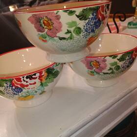82403.01 Pioneer Woman Footed Country Garden Stoneware Cereal Soup Bowl Red 6 Inch Set Of 3