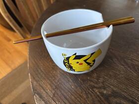 Pokemon Pk1530kd Pikachu 20 Ounce Ceramic Ramen Bowl With Set Of Chopsticks Metal