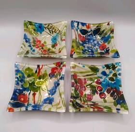 7661 Prima Design Padma Lakshmi Collection Floral Wildflower Four Square Glass Bowls Gilded Set