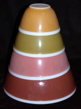 440-18 Pyrex Vintage Colored Mixing Bowls 4 Piece Set Warm Tones