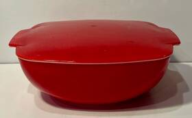 515b-015 Pyrex 1940s-50s Autumn Red Hostess Dish With Lid 1 1/2 Quart