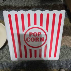 77609 Regent 1 Large Retro Popcorn Bucket Bowl Movie Theater Tub Reusable Plastic