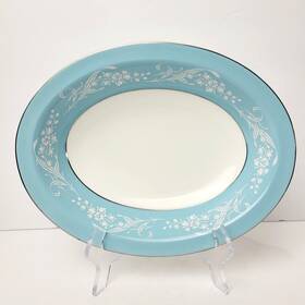4912 Royal Doulton Vintage Alexandria Oval Serving Bowl 10.5 Inch Blue White Floral