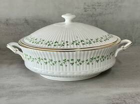 G398 Royal Tara Round Covered Vegetable Trellis Shamrock Ribbed Fluted By -