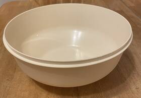 J-3224 Rubbermaid Htf 22-cup Servin Saver #5 Almond Tapered Salad Mixing Bowl - No Lid