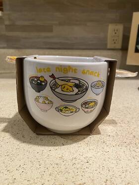 Sanrio 840298911882 Ramen Bowl Gudetama Lazy Egg 16 Oz Ceramic Noodle With Chopsticks