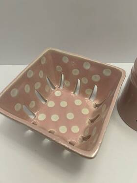 Signature Housewares 04094 Pink Polka Dot Ceramic Berry Colander Bowl