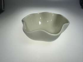 40380 Southern Living Gail Pittman Hospitality Cream Scalloped Bowl #40380