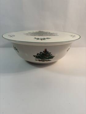 1612303 Spode Christmas Tree Santa 10 Inch Porcelain Large Round Serving Bowl With Lid