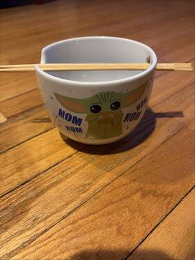 Star Wars 810056664343 The Mandalorian Grogu Baby Yoda Ceramic Ramen Bowl With Chopsticks 20 Oz