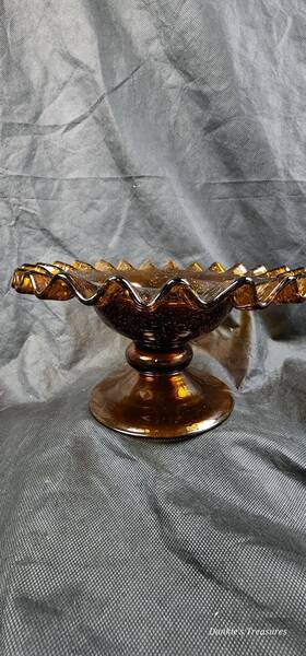22716 Taste Of Home Entertaining Amber Glass Ruffled Edge Foot